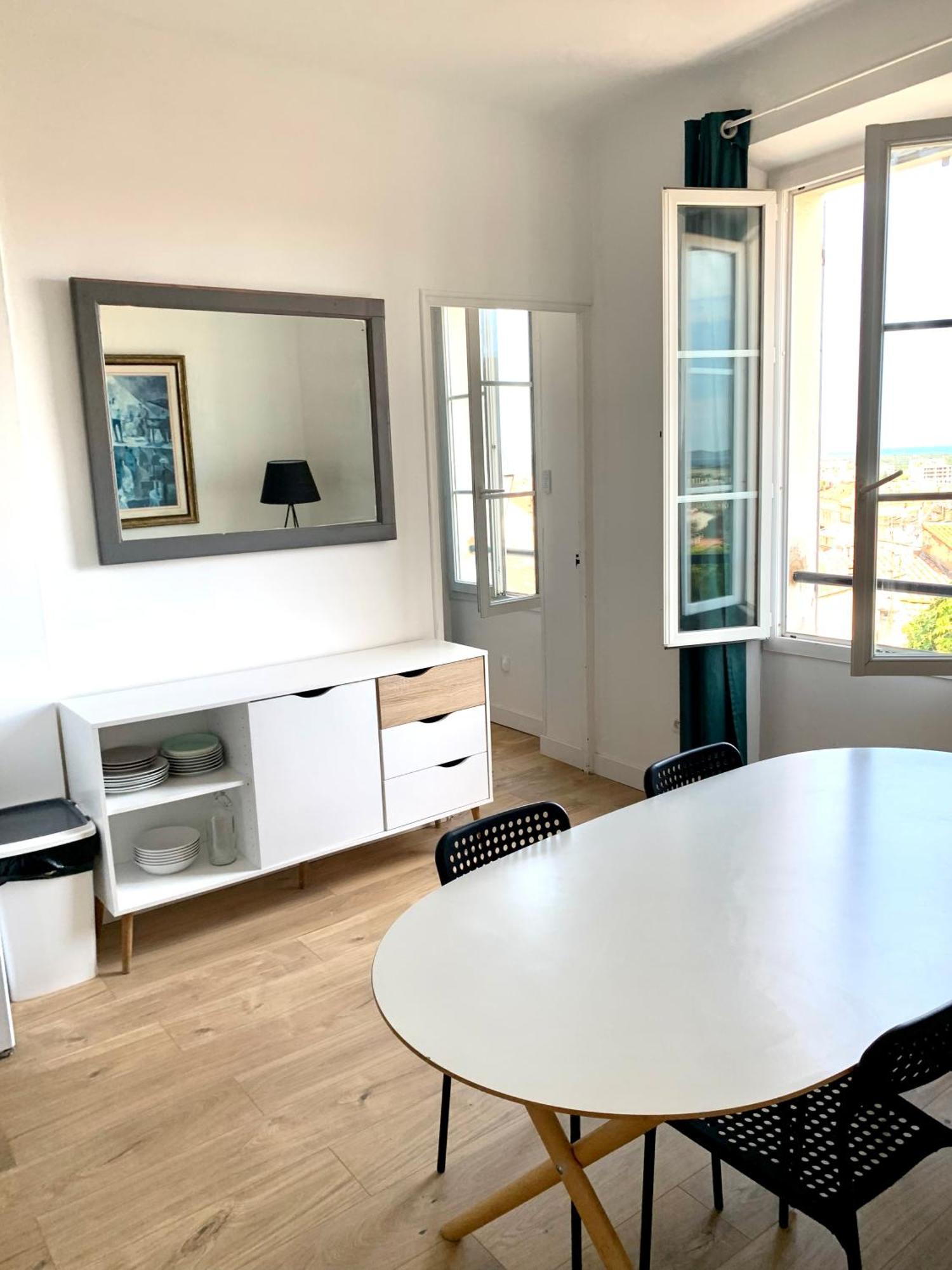 Hébergement de vacances Petite Maison De Village Vue *